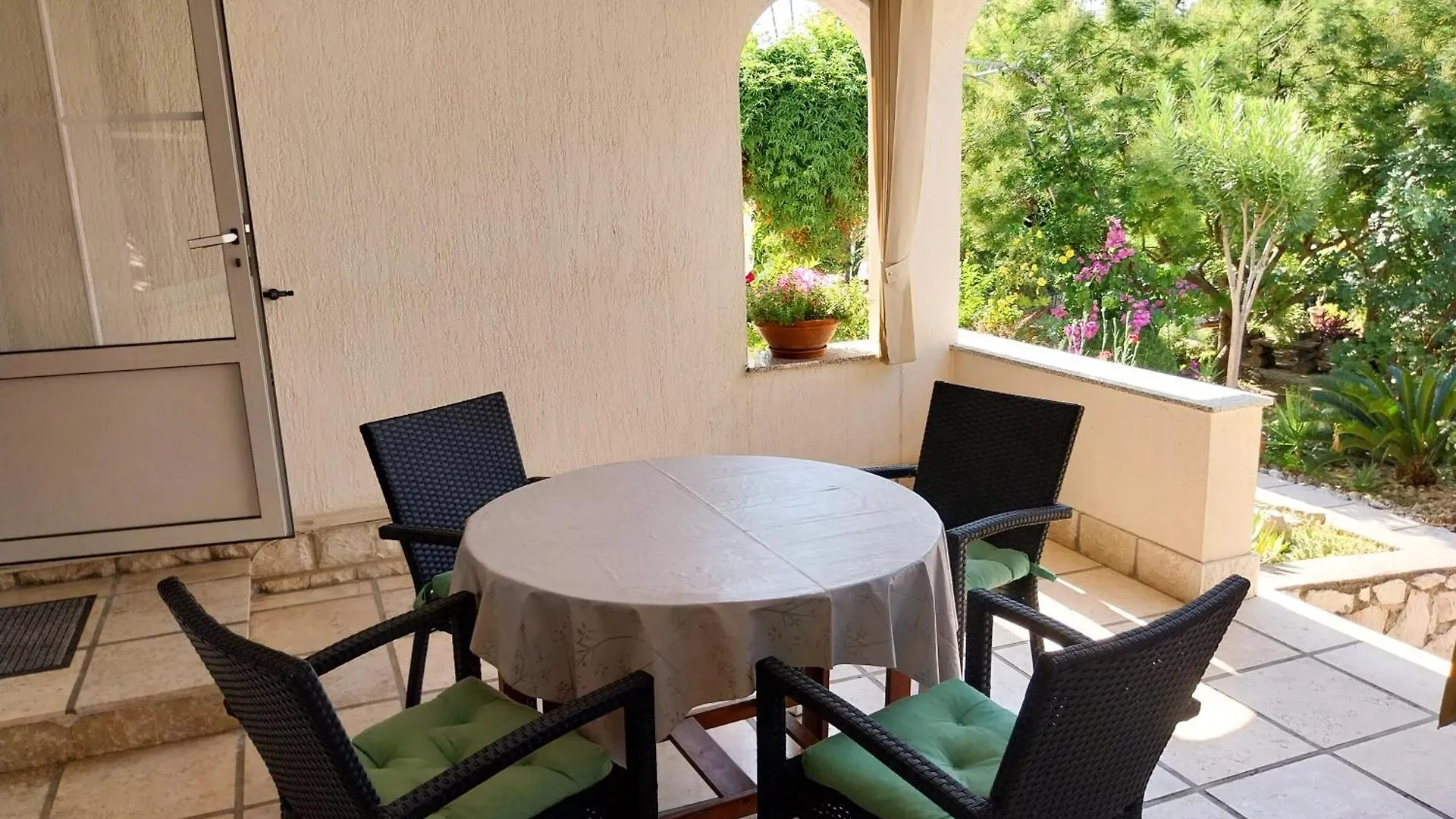 Rab Pandelo Apartmani Banjol